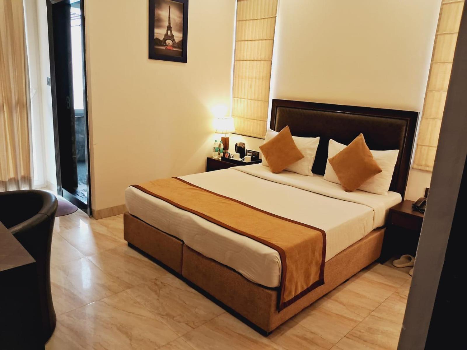 Anand Bhawan Hotel New Delhi Bagian luar foto